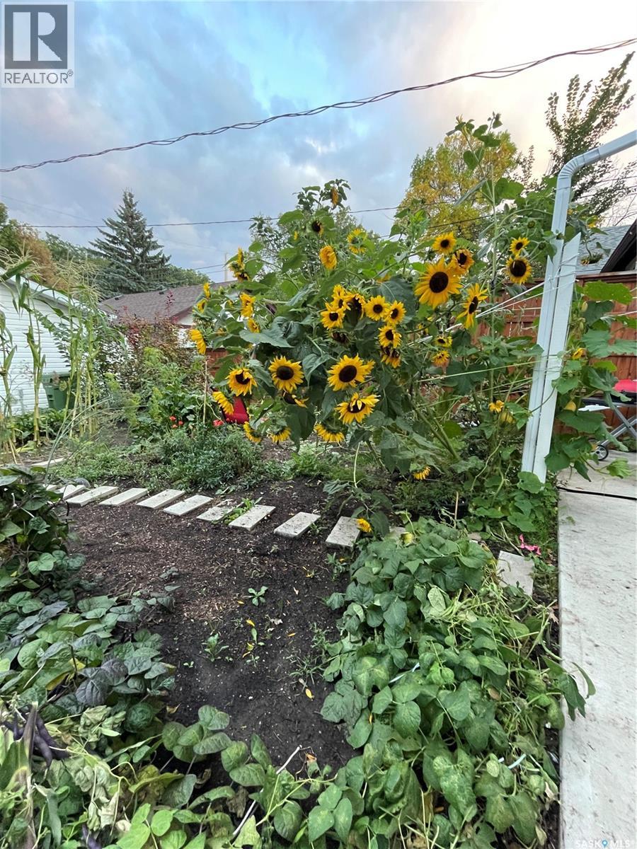 3027 Robinson Street, Regina, Saskatchewan  S4S 1V3 - Photo 22 - SK032326