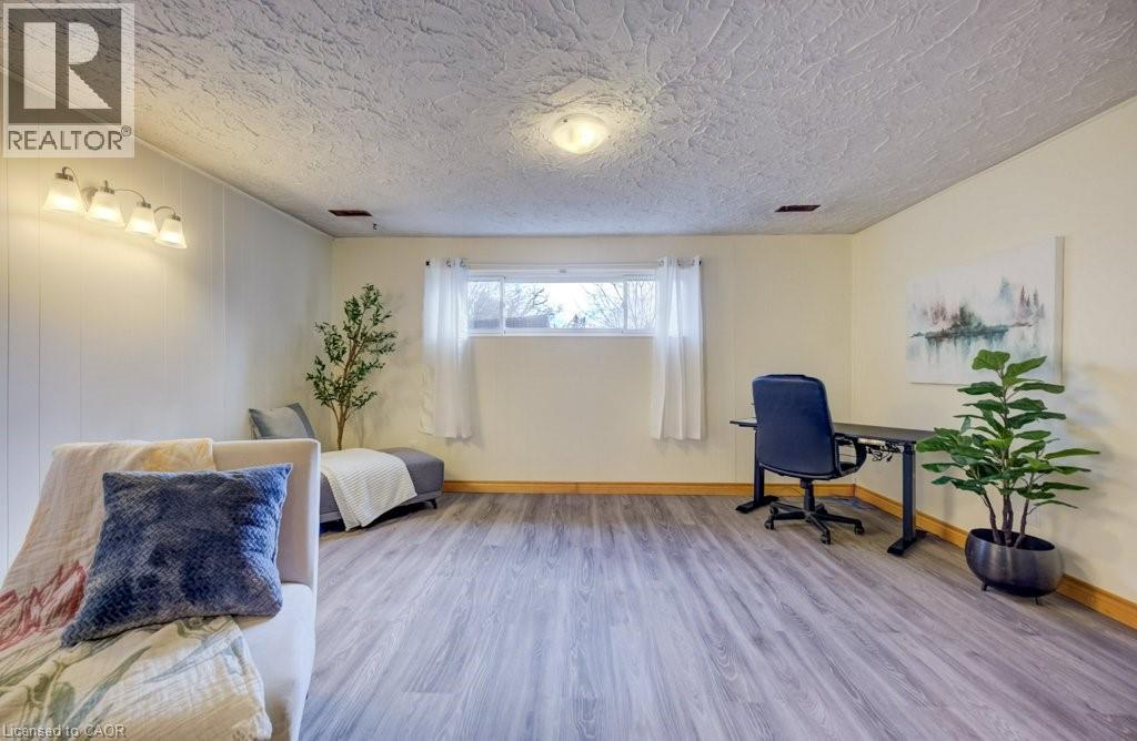 330 Daleview Place, Waterloo, Ontario  N2L 5M5 - Photo 29 - 40818316