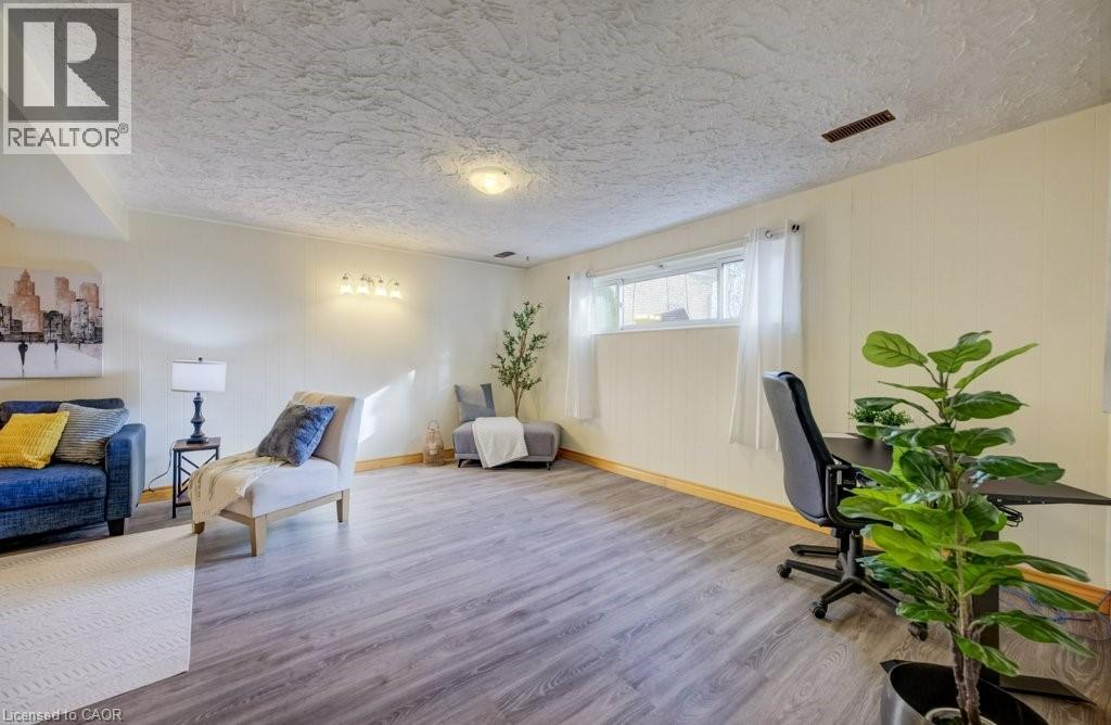 330 Daleview Place, Waterloo, Ontario  N2L 5M5 - Photo 28 - 40818316
