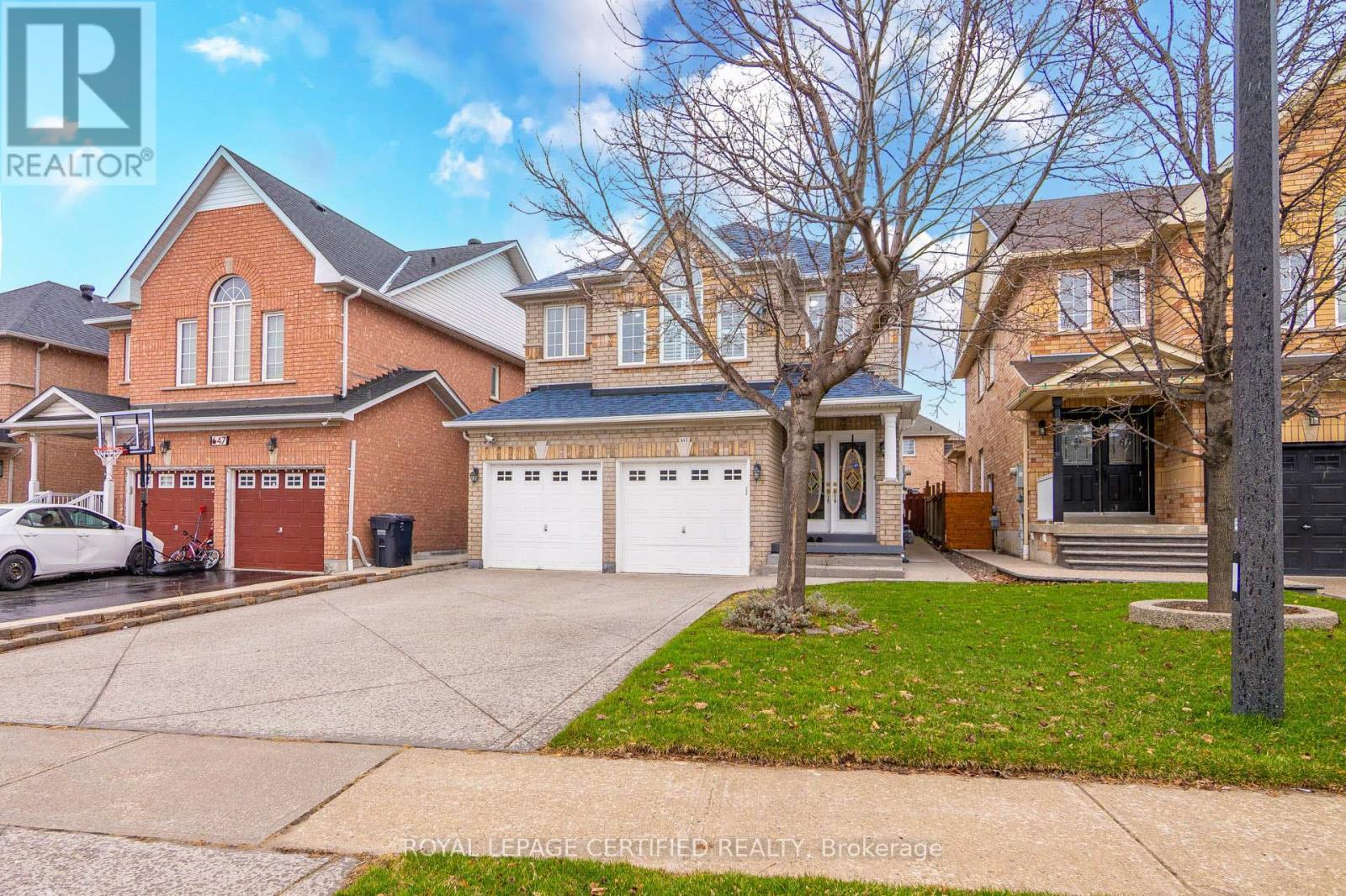 643 Garden Walk, Mississauga, Ontario  L5W 1V9 - Photo 2 - W13011130