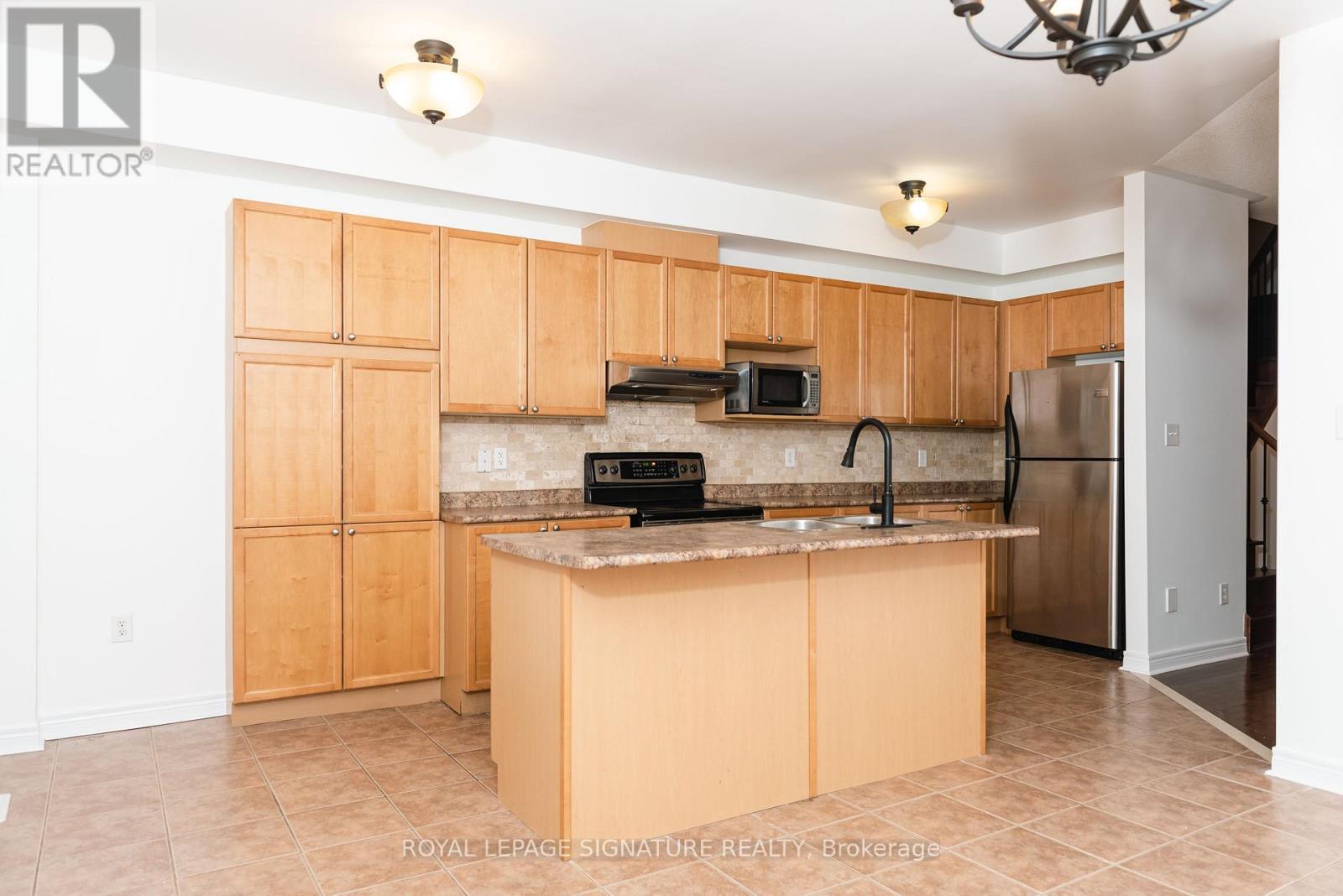 3250 Sunlight Street, Mississauga, Ontario  L5M 0G7 - Photo 9 - W13011164