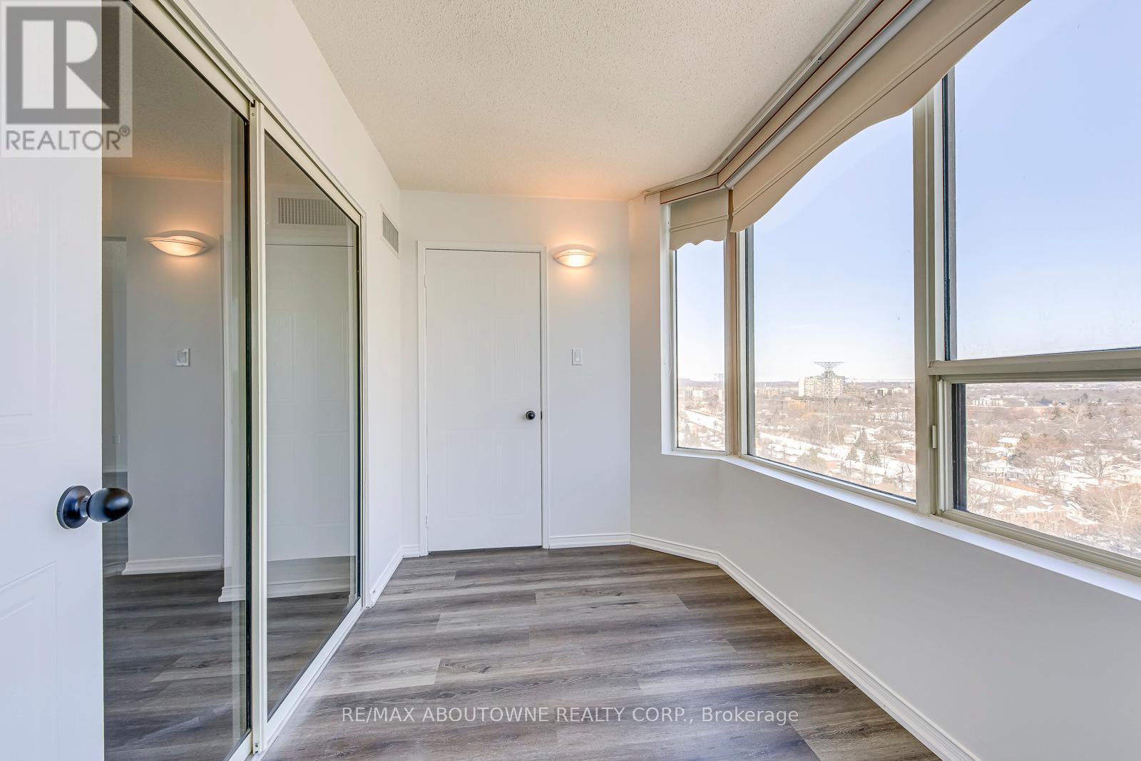 1705 - 1270 Maple Crossing Boulevard, Burlington, Ontario  L7S 2J3 - Photo 21 - W13011166