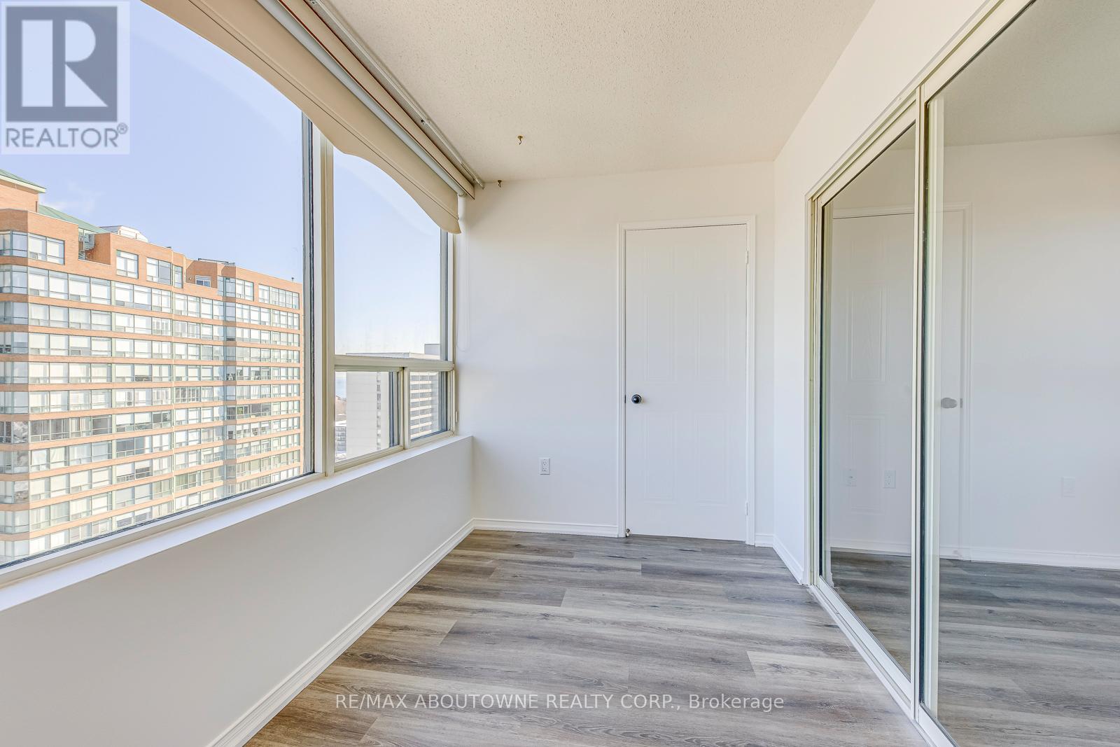 1705 - 1270 Maple Crossing Boulevard, Burlington, Ontario  L7S 2J3 - Photo 22 - W13011166