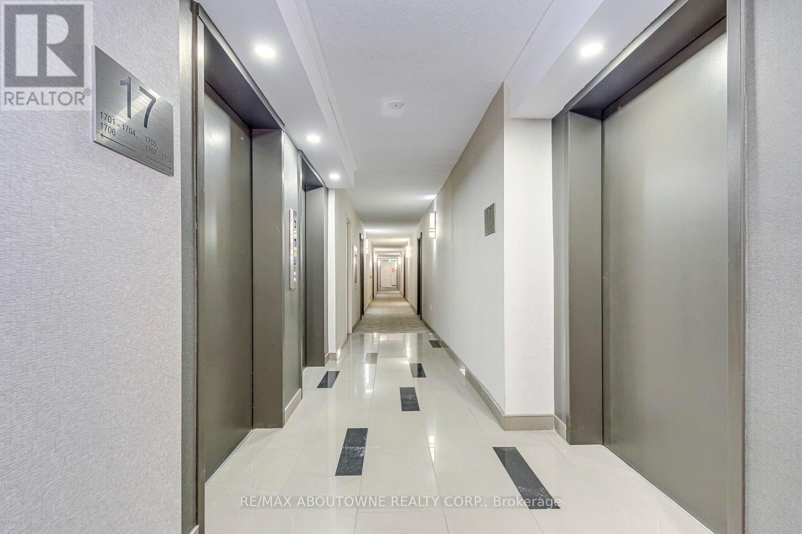 1705 - 1270 Maple Crossing Boulevard, Burlington, Ontario  L7S 2J3 - Photo 3 - W13011166