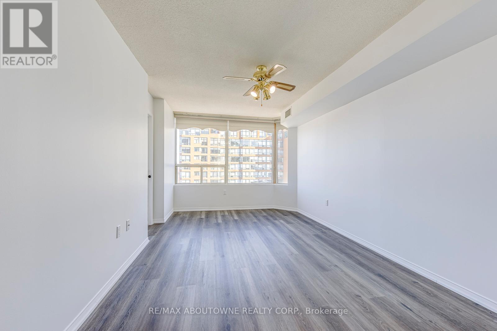 1705 - 1270 Maple Crossing Boulevard, Burlington, Ontario  L7S 2J3 - Photo 33 - W13011166