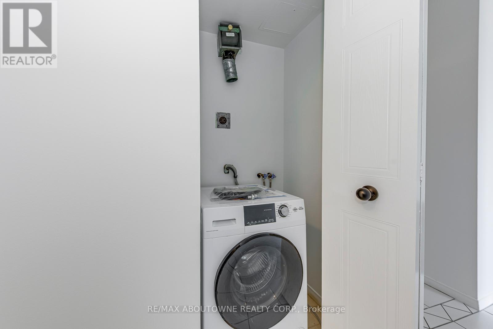 1705 - 1270 Maple Crossing Boulevard, Burlington, Ontario  L7S 2J3 - Photo 36 - W13011166