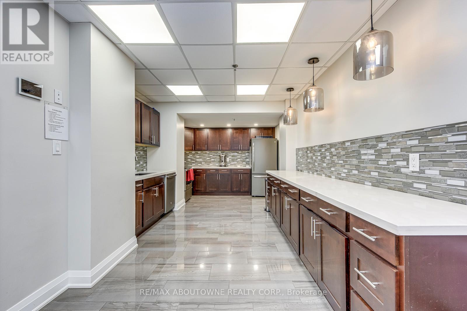 1705 - 1270 Maple Crossing Boulevard, Burlington, Ontario  L7S 2J3 - Photo 47 - W13011166