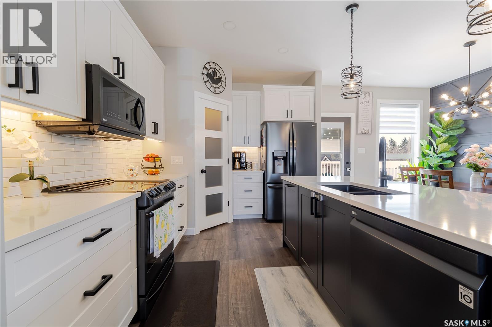 1007 Maplewood Drive, Moose Jaw, Saskatchewan  S6J 0B6 - Photo 11 - SK033157