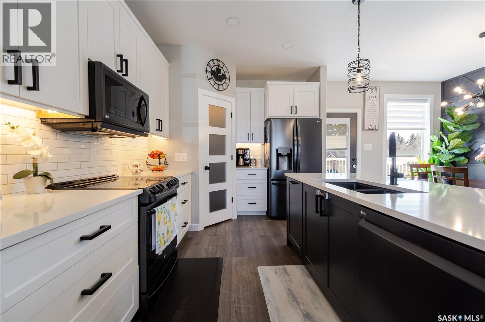 1007 Maplewood Drive, Moose Jaw, Saskatchewan  S6J 0B6 - Photo 12 - SK033157