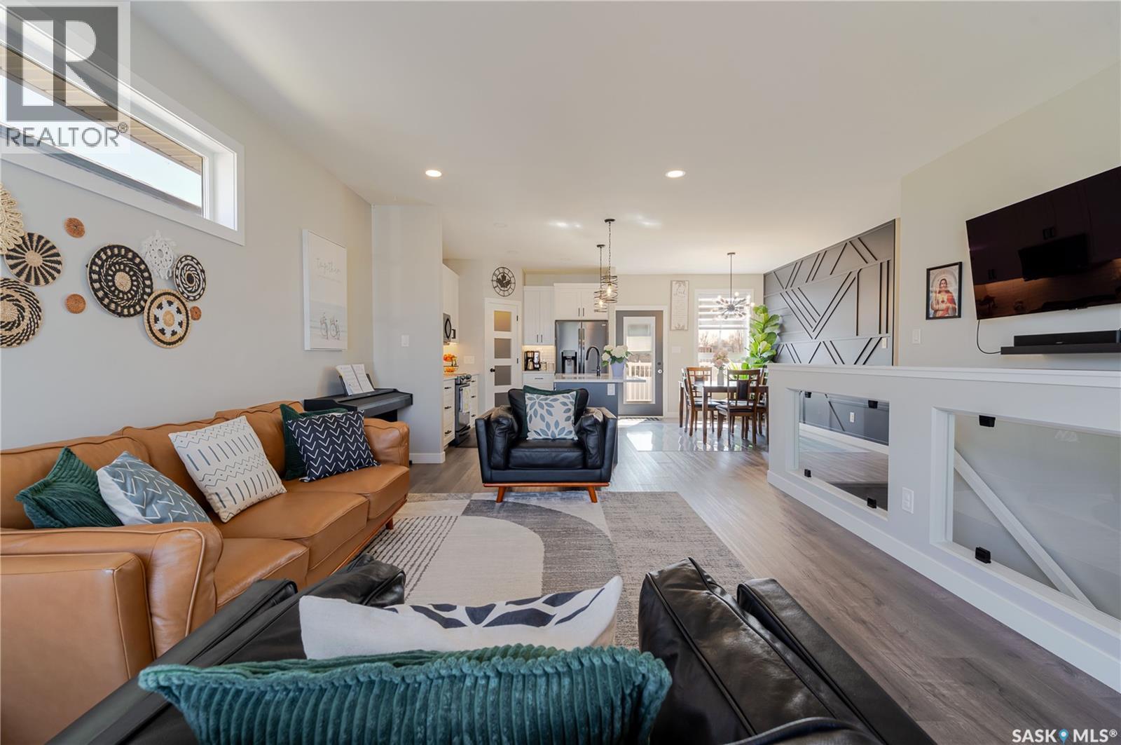 1007 Maplewood Drive, Moose Jaw, Saskatchewan  S6J 0B6 - Photo 4 - SK033157