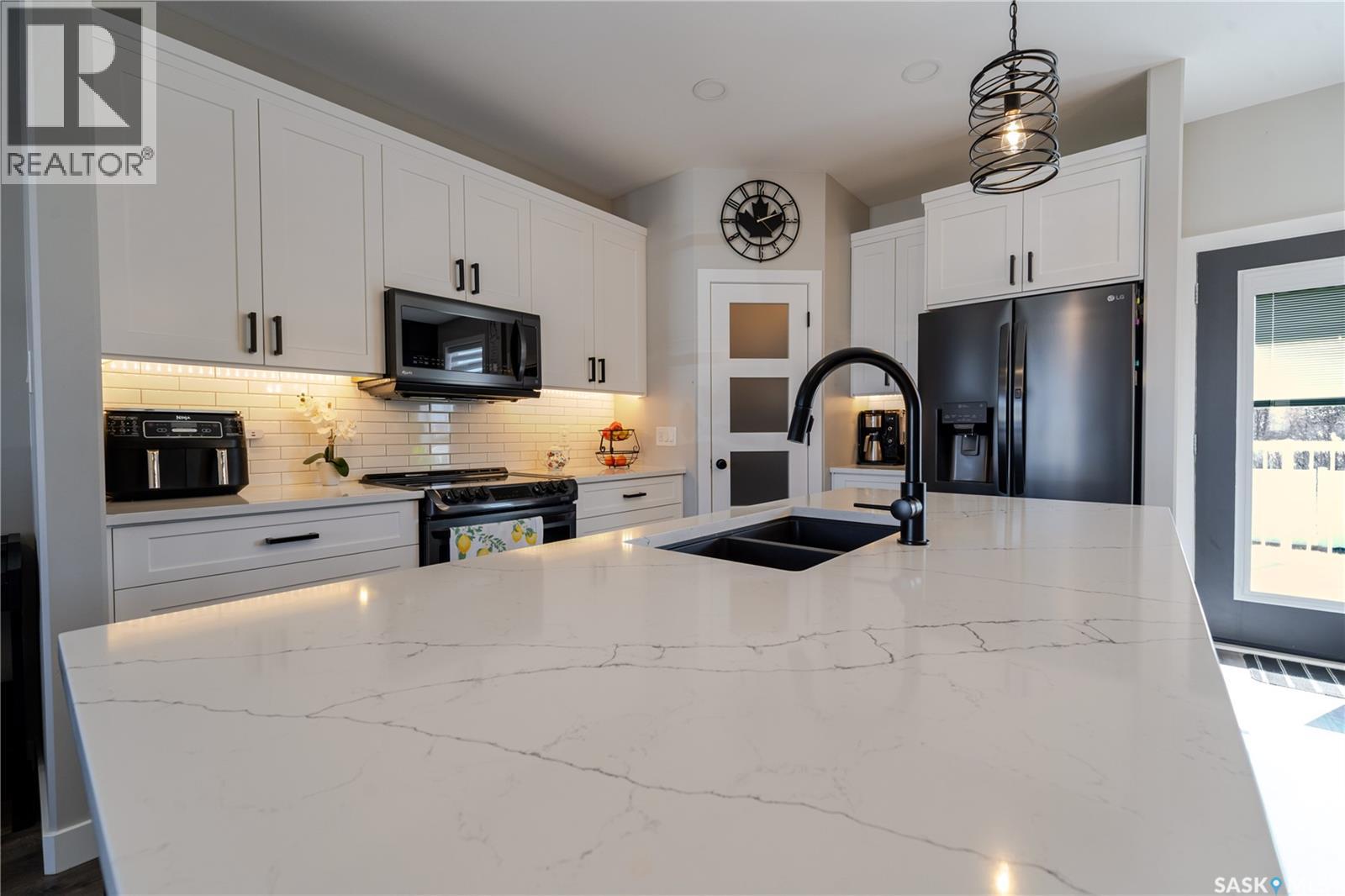 1007 Maplewood Drive, Moose Jaw, Saskatchewan  S6J 0B6 - Photo 8 - SK033157