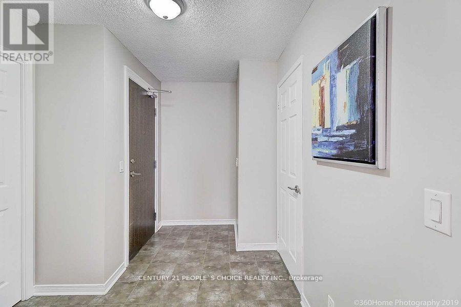 203 - 3 Michael Power Place, Toronto, Ontario  M9A 0A2 - Photo 3 - W13011182