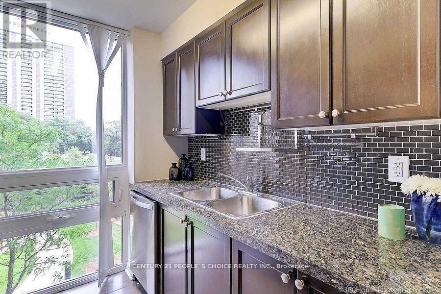 203 - 3 Michael Power Place, Toronto, Ontario  M9A 0A2 - Photo 4 - W13011182