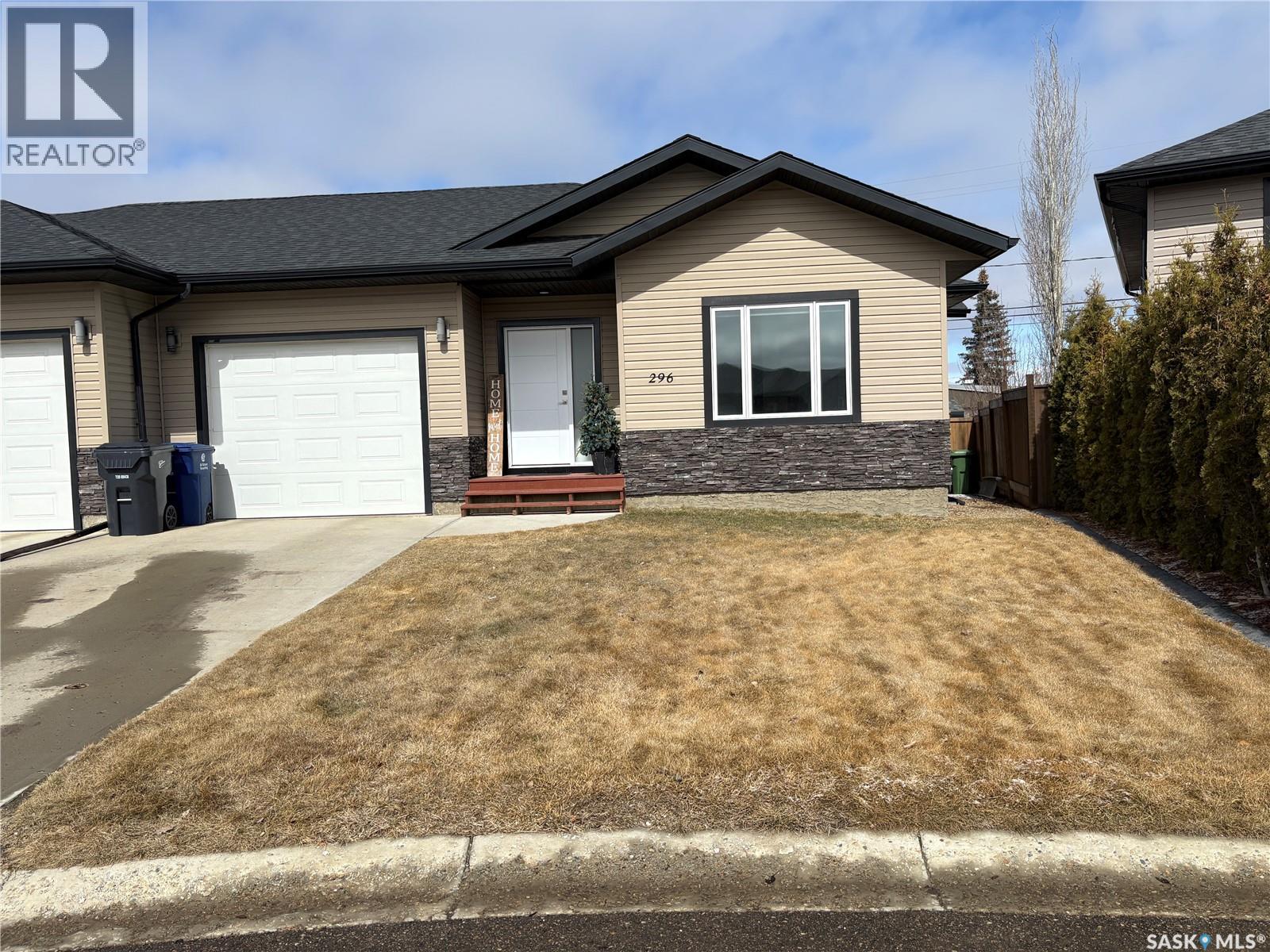 296 15th Street, Battleford, Saskatchewan  S0M 0E0 - Photo 2 - SK033117