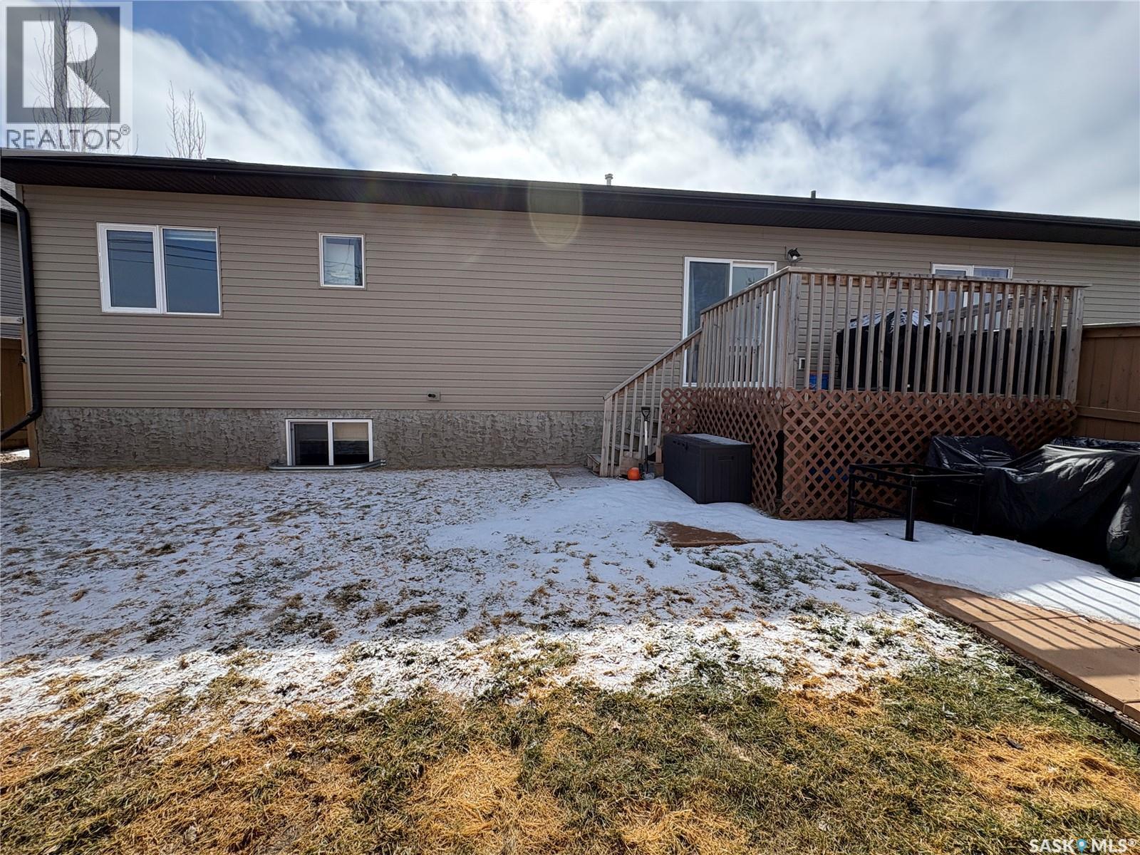 296 15th Street, Battleford, Saskatchewan  S0M 0E0 - Photo 28 - SK033117