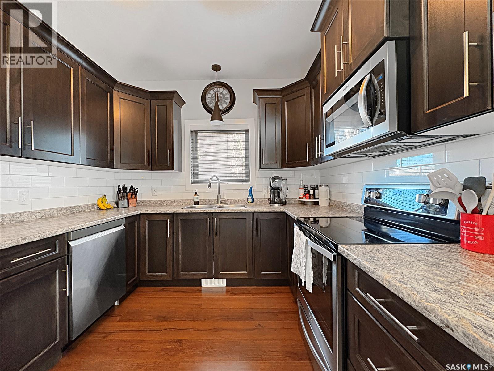 296 15th Street, Battleford, Saskatchewan  S0M 0E0 - Photo 7 - SK033117