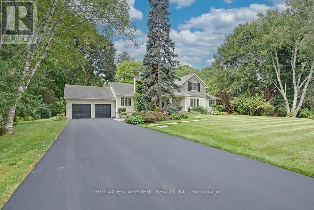 7 COLONIAL CRESCENT, Oakville, Ontario