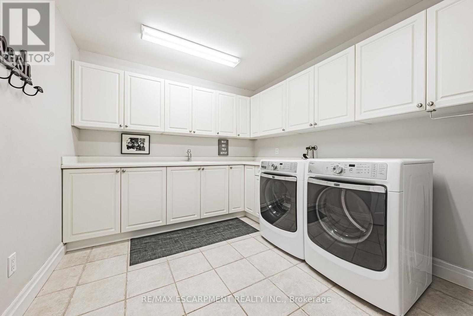 7 Colonial Crescent, Oakville, Ontario  L6J 4K8 - Photo 25 - W13011222