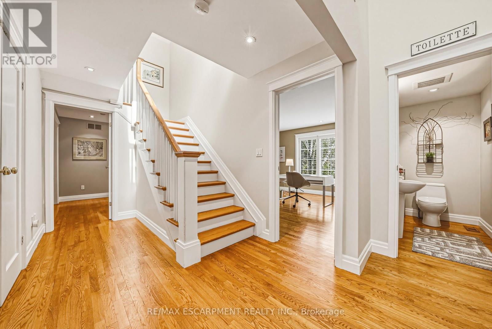 7 Colonial Crescent, Oakville, Ontario  L6J 4K8 - Photo 31 - W13011222