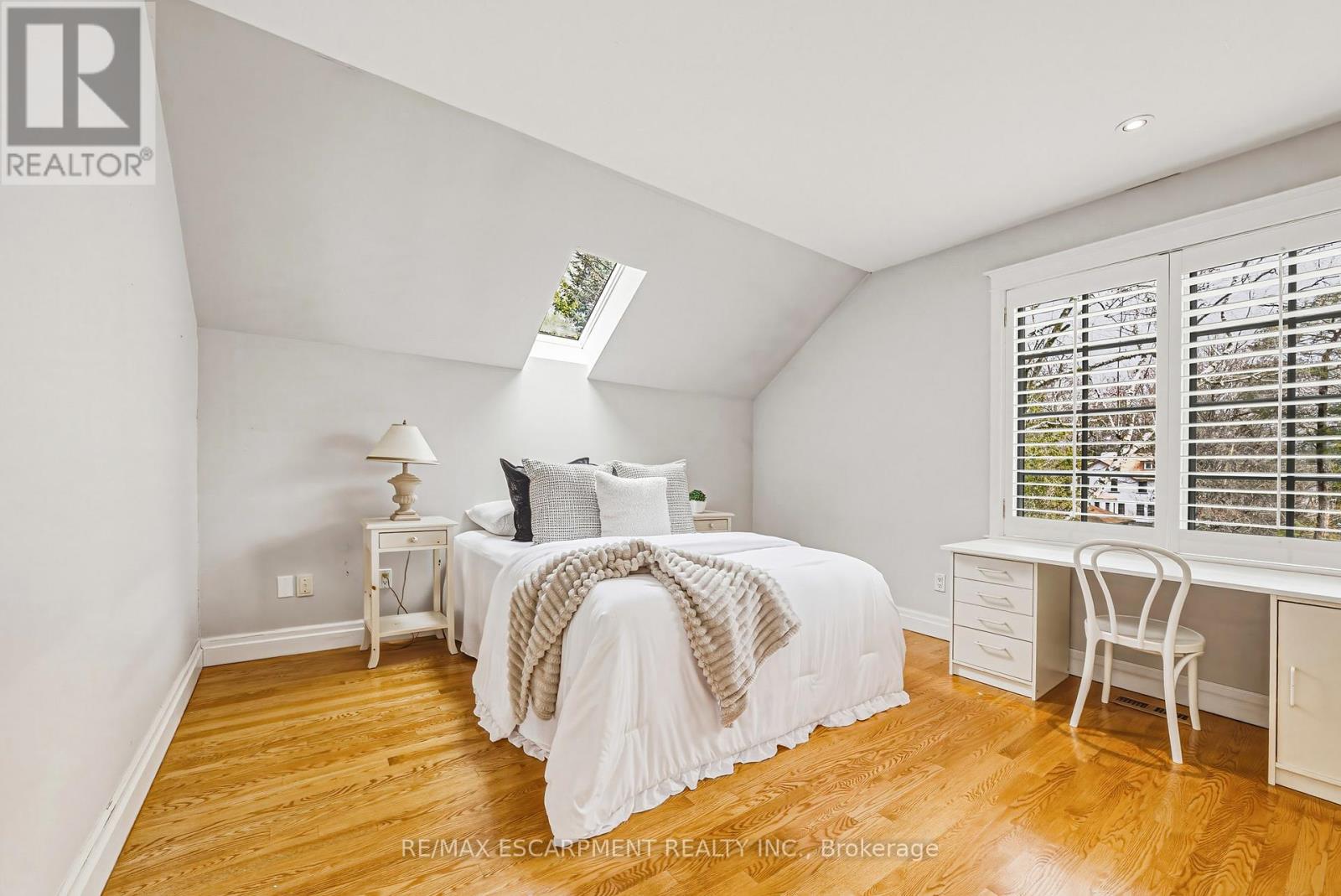 7 Colonial Crescent, Oakville, Ontario  L6J 4K8 - Photo 32 - W13011222