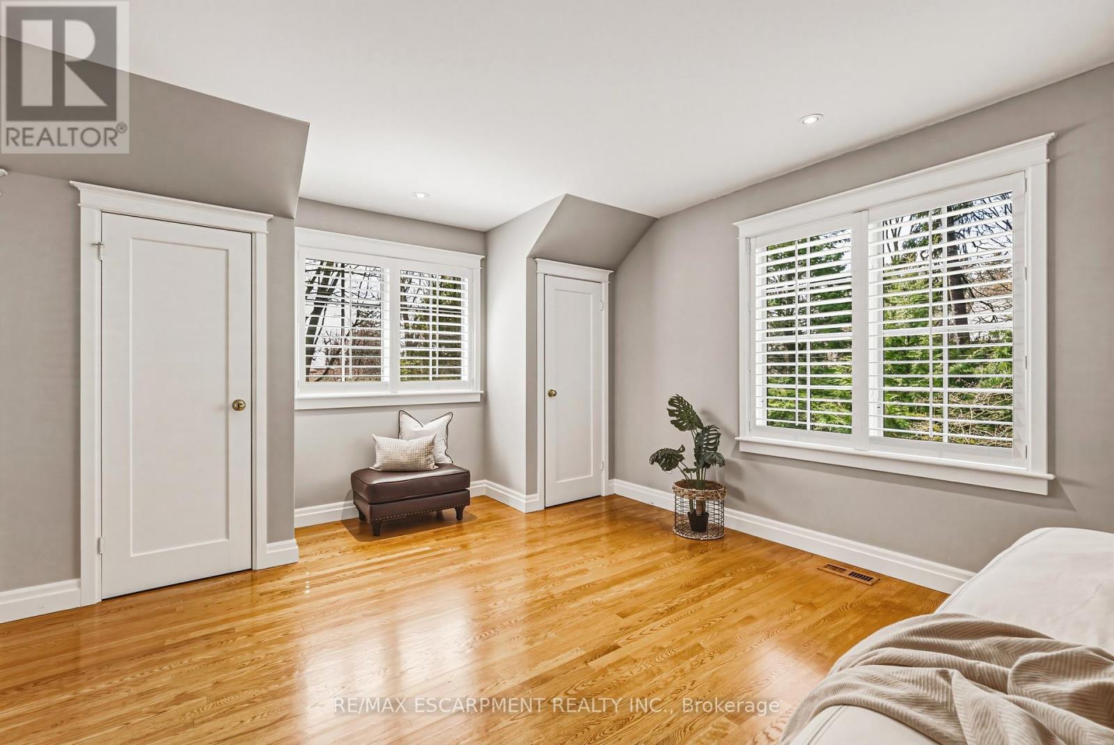 7 Colonial Crescent, Oakville, Ontario  L6J 4K8 - Photo 37 - W13011222