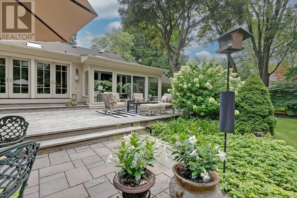 7 Colonial Crescent, Oakville, Ontario  L6J 4K8 - Photo 44 - W13011222