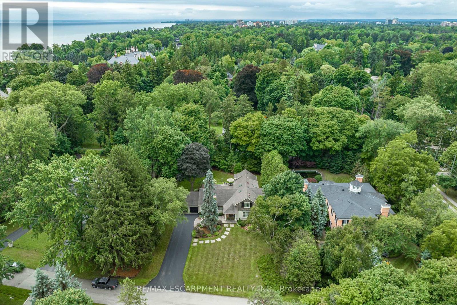 7 Colonial Crescent, Oakville, Ontario  L6J 4K8 - Photo 48 - W13011222