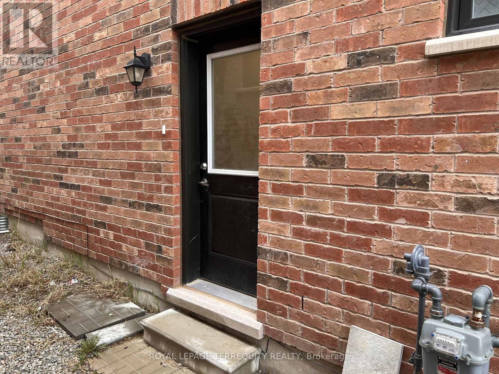 Bsmt - 12 Merrimac Drive, Brampton, Ontario  L6Y 6K3 - Photo 3 - W13011268