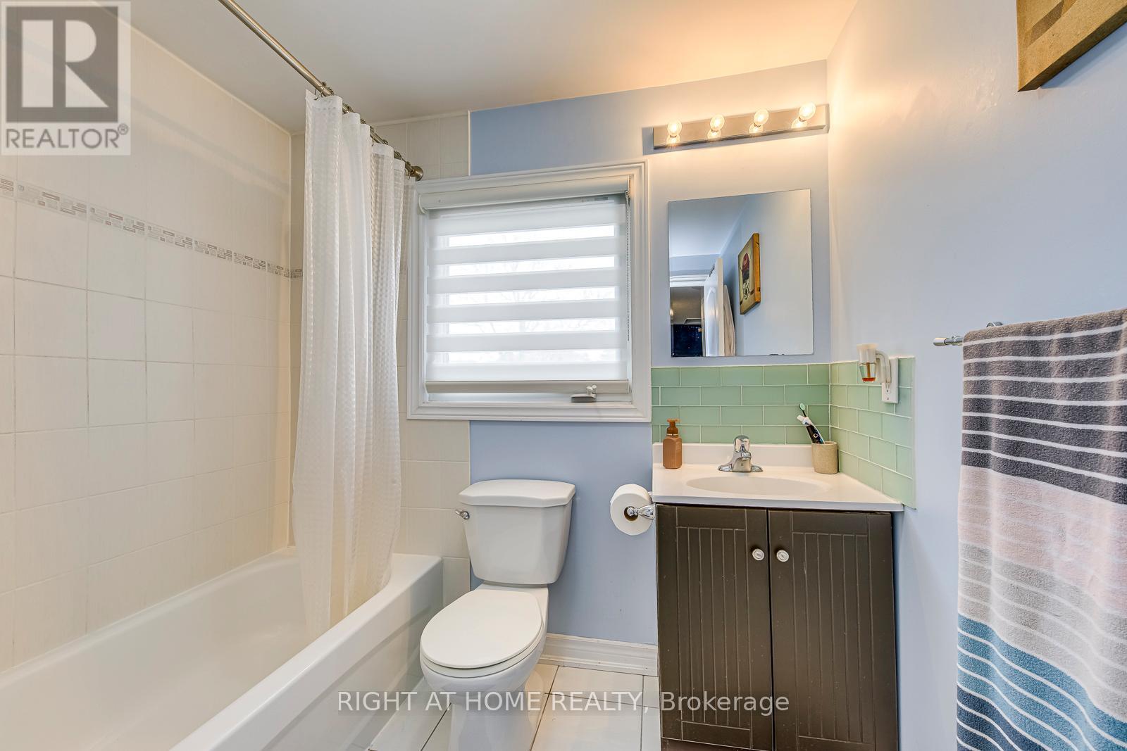 4164 Forest Fire Crescent, Mississauga, Ontario  L4W 3P5 - Photo 23 - W13011330