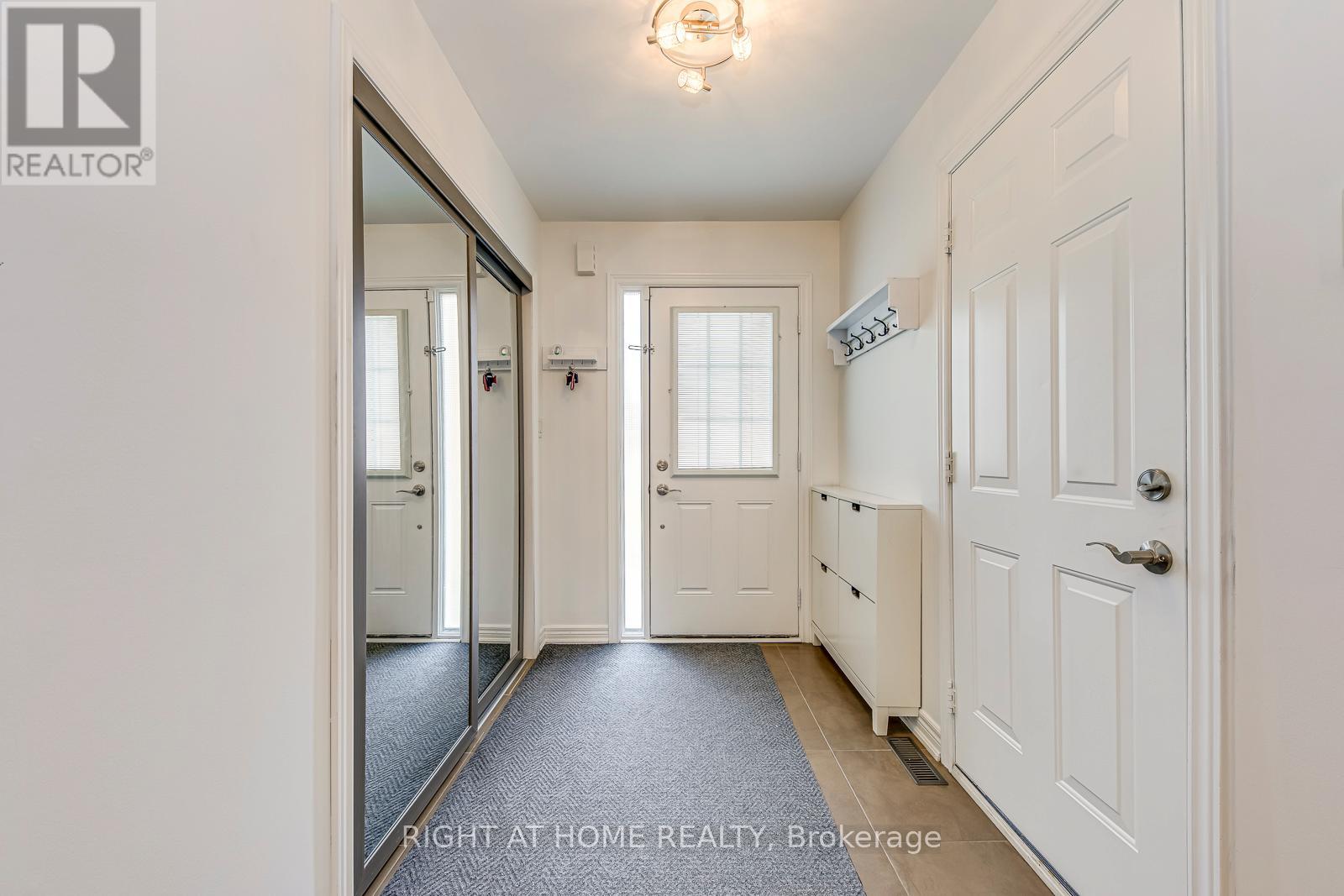 4164 Forest Fire Crescent, Mississauga, Ontario  L4W 3P5 - Photo 4 - W13011330