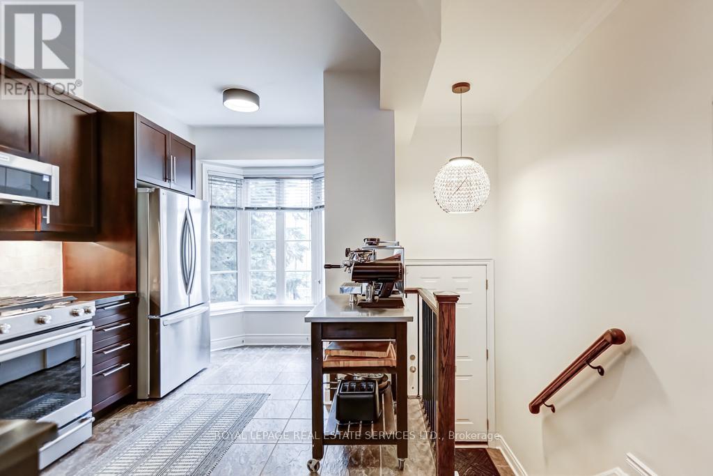 #8 - 245 Van Dusen Boulevard, Toronto, Ontario  M8Z 3J2 - Photo 5 - W13011338