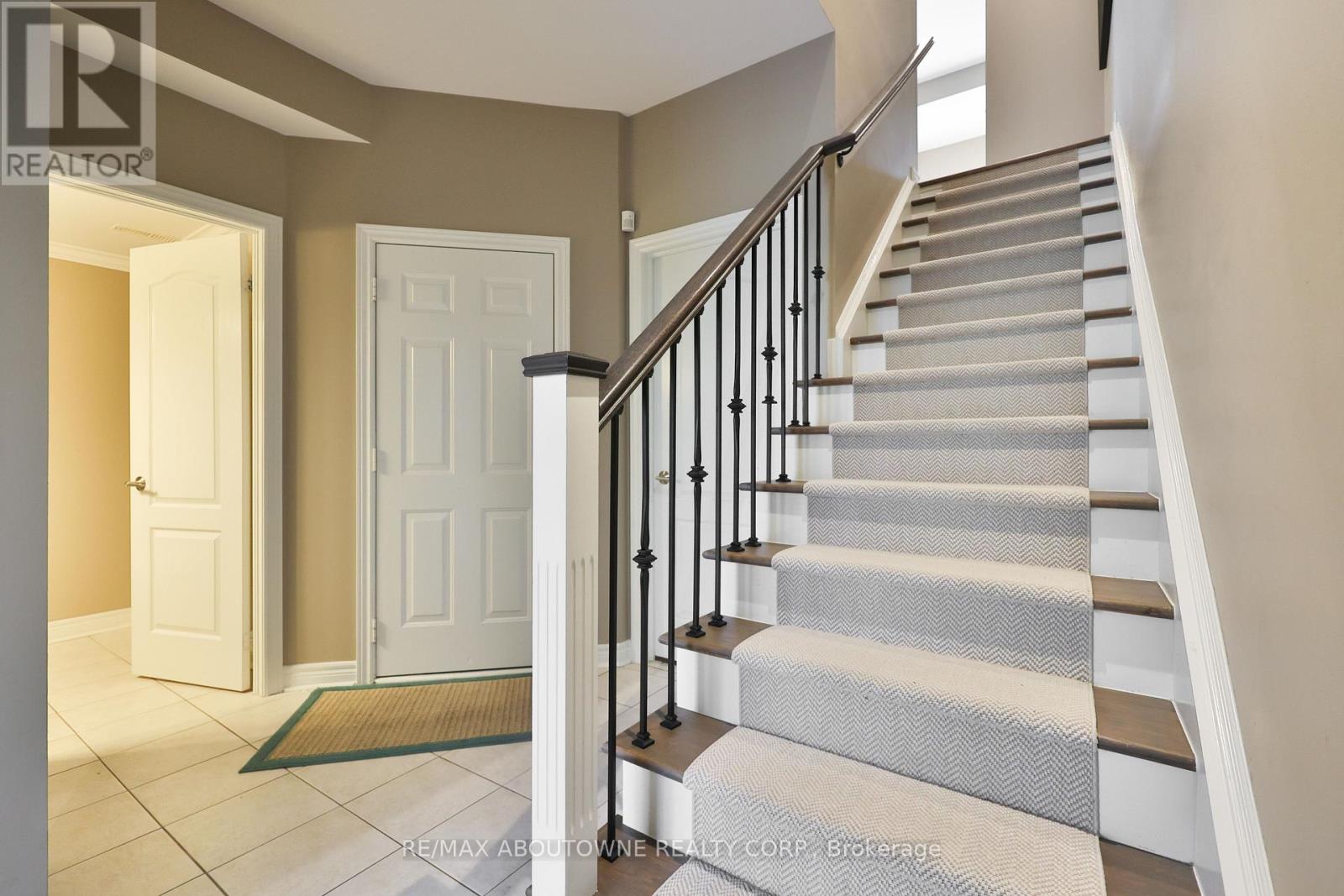 34 - 2400 Neyagawa Boulevard, Oakville, Ontario  L6H 7P5 - Photo 33 - W13011346