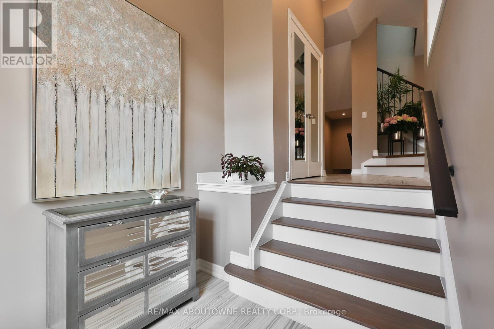 34 - 2400 Neyagawa Boulevard, Oakville, Ontario  L6H 7P5 - Photo 5 - W13011346