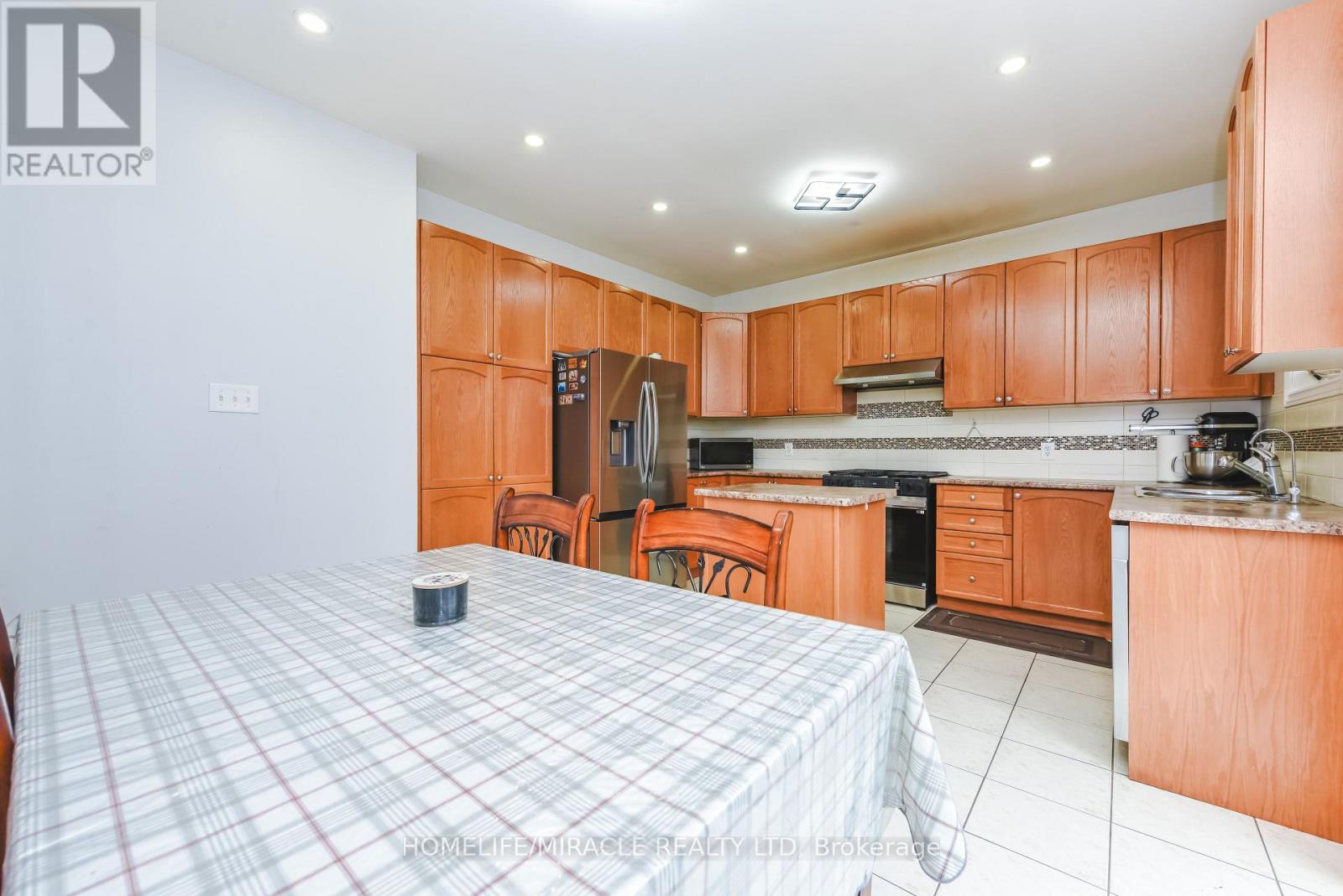 20 Gamson Crescent, Brampton, Ontario  L6R 0V8 - Photo 17 - W13011394