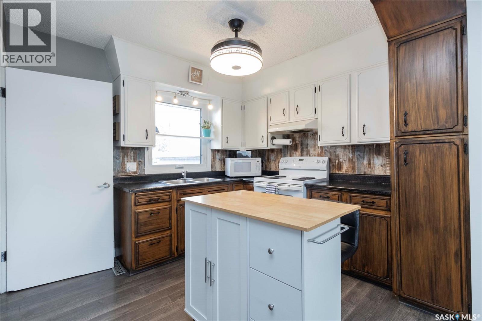 912 P Avenue N, Saskatoon, Saskatchewan  S7L 2W6 - Photo 8 - SK032962