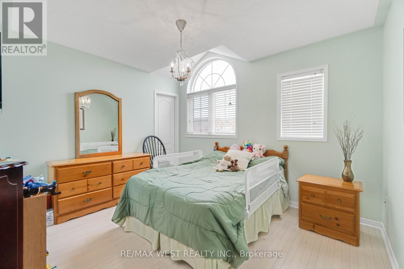 44 Creekwood Drive, Brampton, Ontario  L7A 1J3 - Photo 12 - W13011416