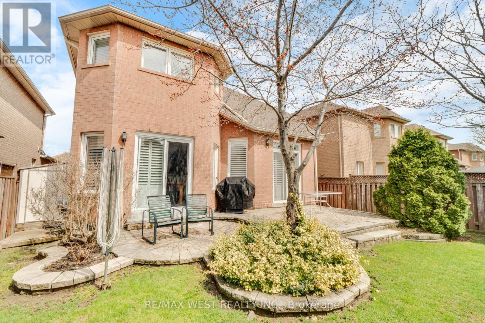44 Creekwood Drive, Brampton, Ontario  L7A 1J3 - Photo 14 - W13011416