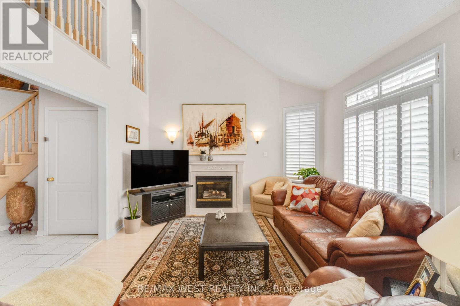 44 Creekwood Drive, Brampton, Ontario  L7A 1J3 - Photo 6 - W13011416