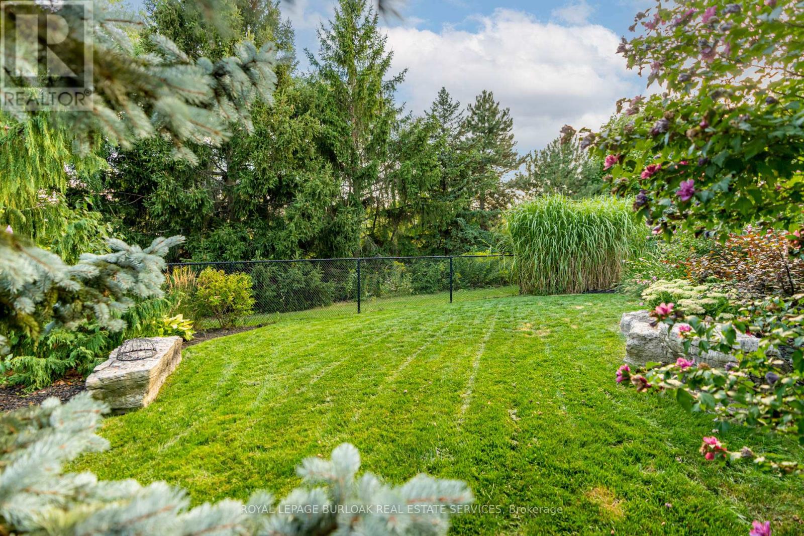 4278 Clubview Drive, Burlington, Ontario  L7M 4X1 - Photo 12 - W13011454