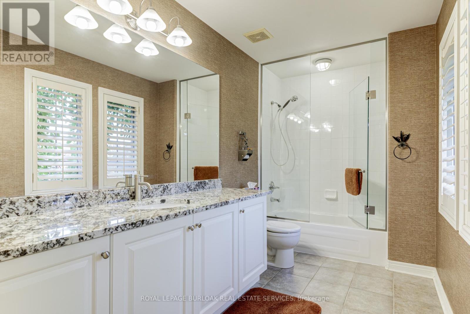 4278 Clubview Drive, Burlington, Ontario  L7M 4X1 - Photo 35 - W13011454