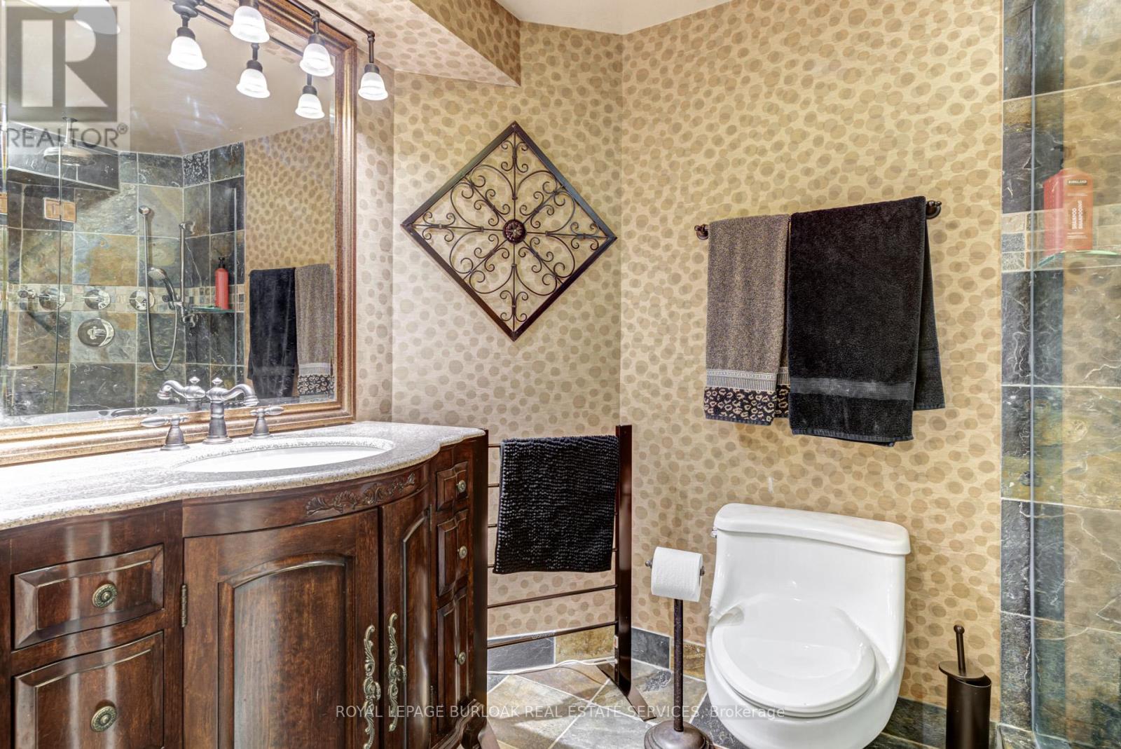 4278 Clubview Drive, Burlington, Ontario  L7M 4X1 - Photo 43 - W13011454