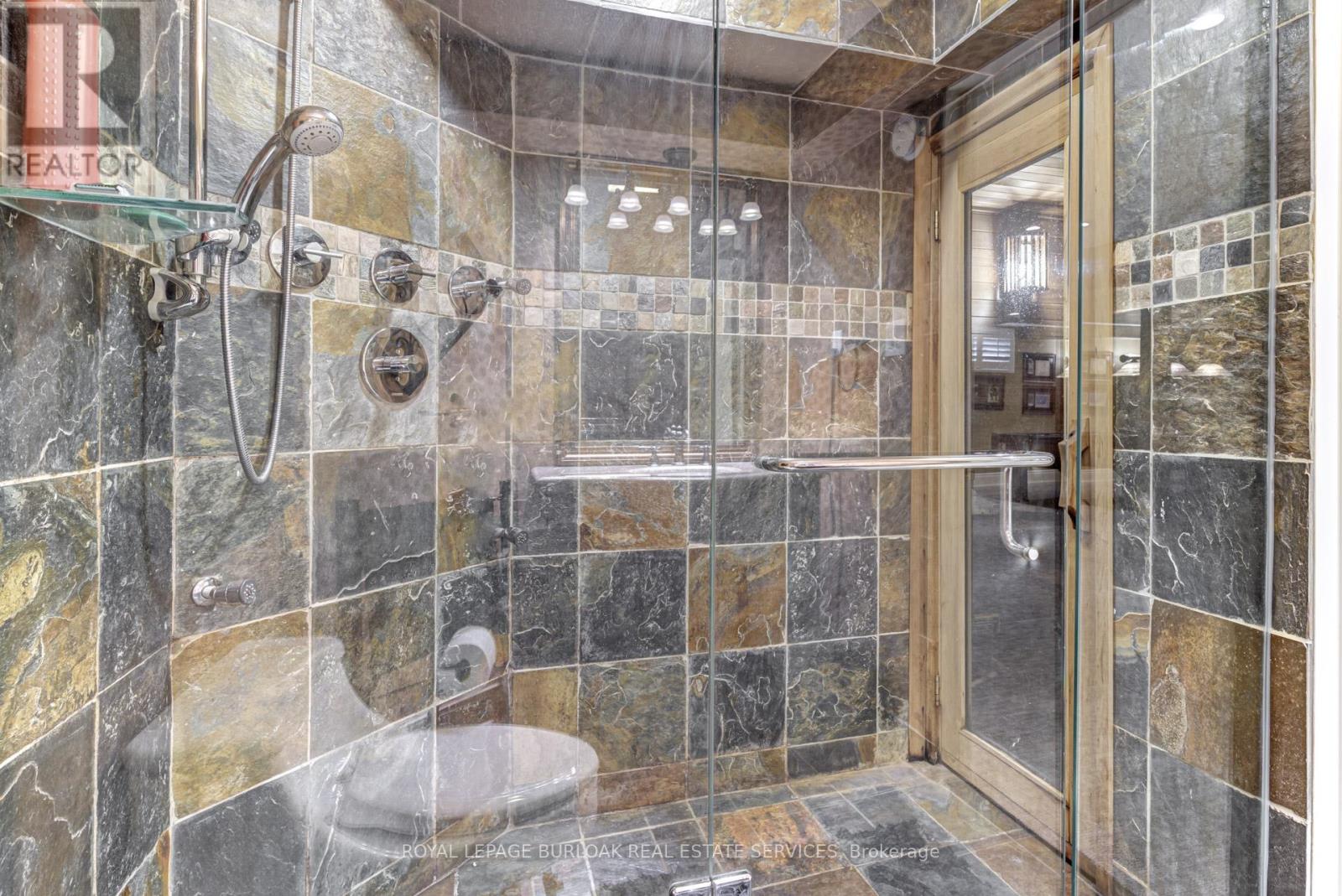 4278 Clubview Drive, Burlington, Ontario  L7M 4X1 - Photo 44 - W13011454