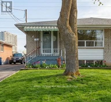 6 AILSA CRAIG COURT, Toronto, Ontario