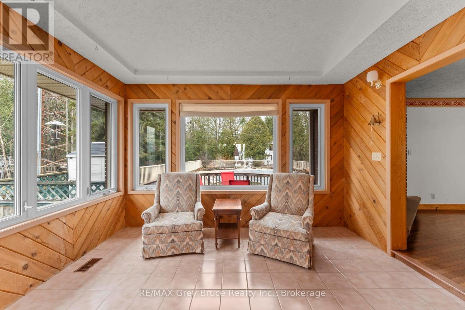 122 Cottage Lane, Georgian Bluffs, Ontario  N4K 5N4 - Photo 14 - X12993580