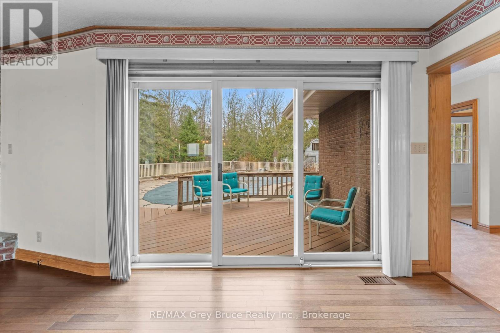 122 Cottage Lane, Georgian Bluffs, Ontario  N4K 5N4 - Photo 24 - X12993580