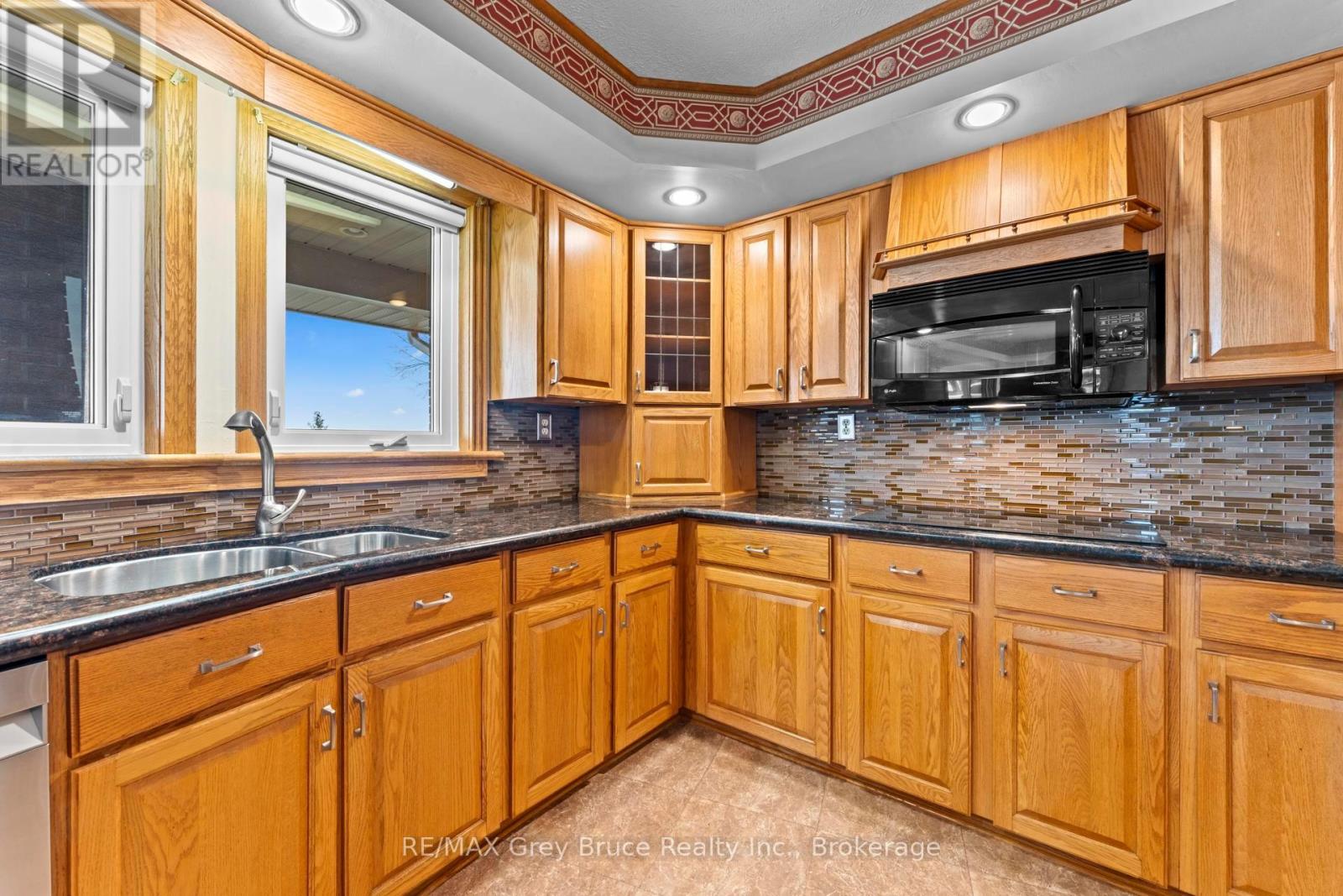 122 Cottage Lane, Georgian Bluffs, Ontario  N4K 5N4 - Photo 22 - X12993580