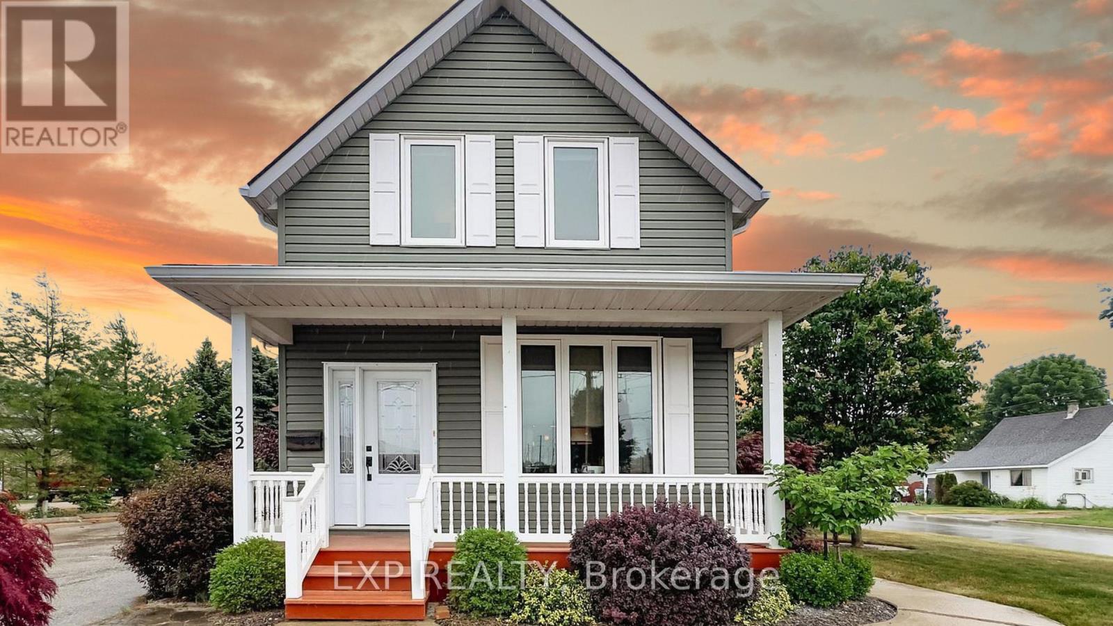 232 Oxford Street, Goderich, Ontario  N7A 1G3 - Photo 2 - X13011140