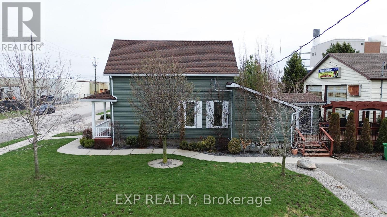 232 Oxford Street, Goderich, Ontario  N7A 1G3 - Photo 4 - X13011140