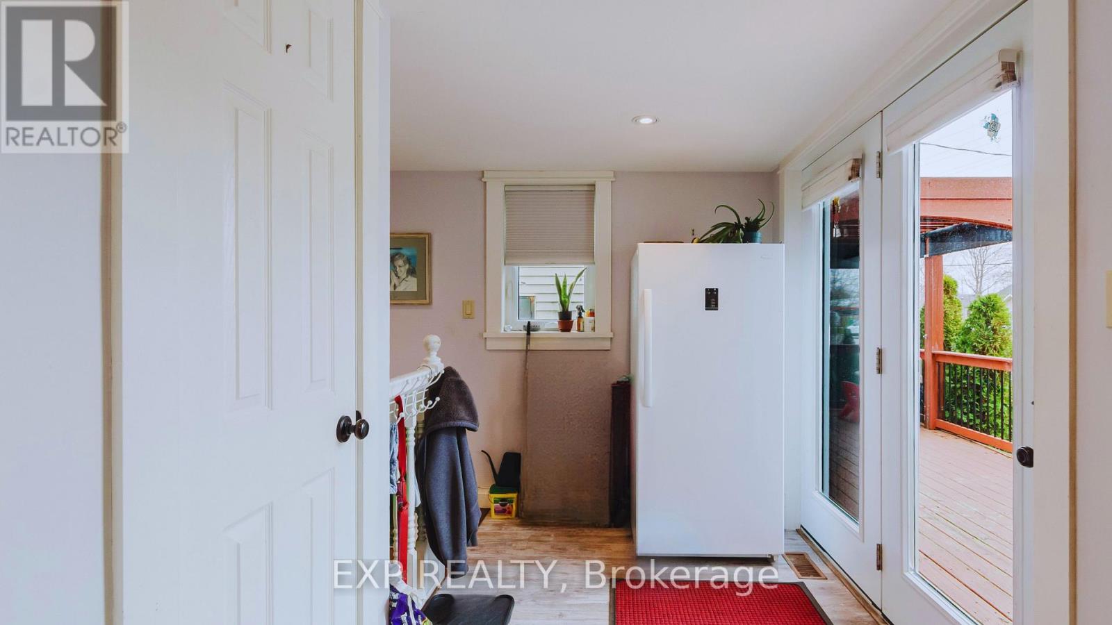 232 Oxford Street, Goderich, Ontario  N7A 1G3 - Photo 6 - X13011140