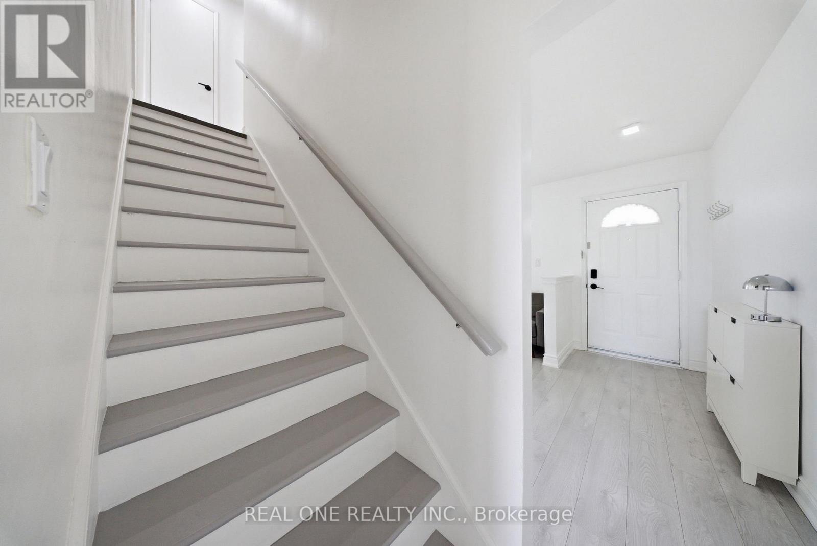 24 Sumach Street, Hamilton, Ontario  L8H 6P8 - Photo 11 - X13011160